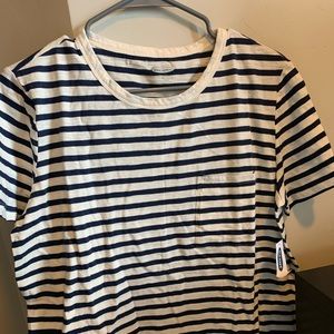 Boyfriend cut Blue and white Old Navy top